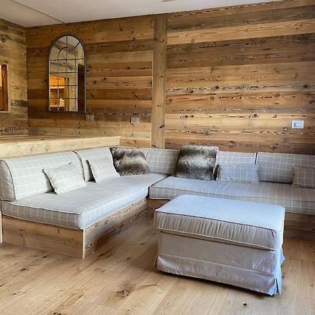 Incantevole Appartamento Stile Chalet Breuil Cervinia Exteriör bild