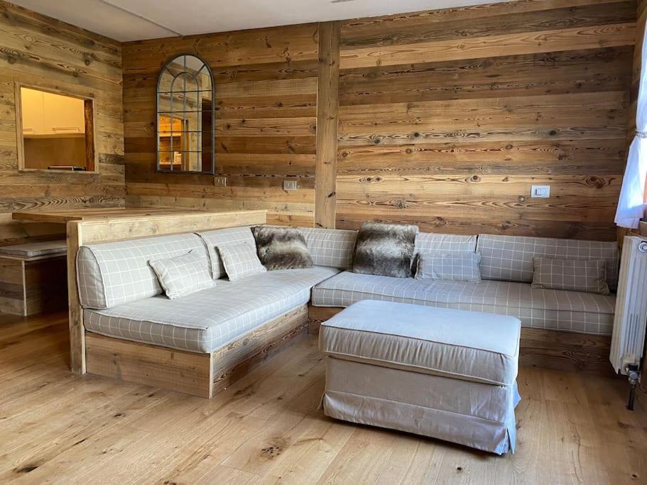 Incantevole Appartamento Stile Chalet Breuil Cervinia Exteriör bild