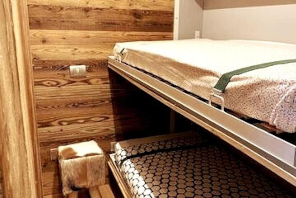Incantevole Appartamento Stile Chalet Breuil Cervinia Exteriör bild
