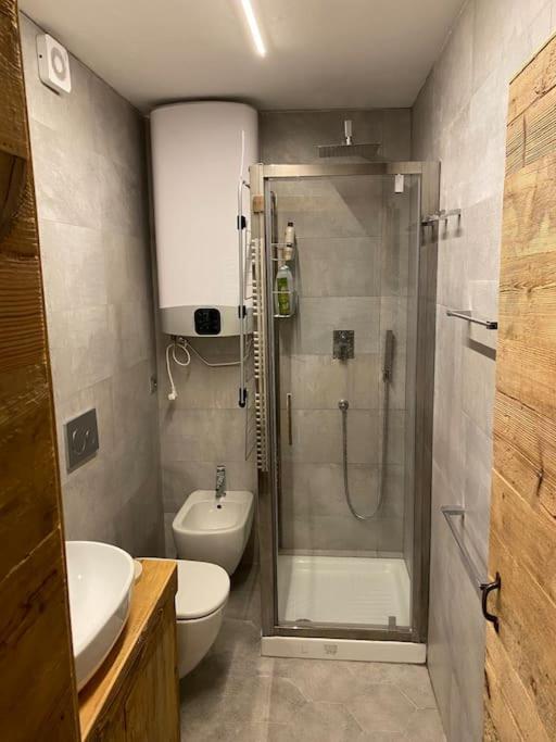 Incantevole Appartamento Stile Chalet Breuil Cervinia Exteriör bild