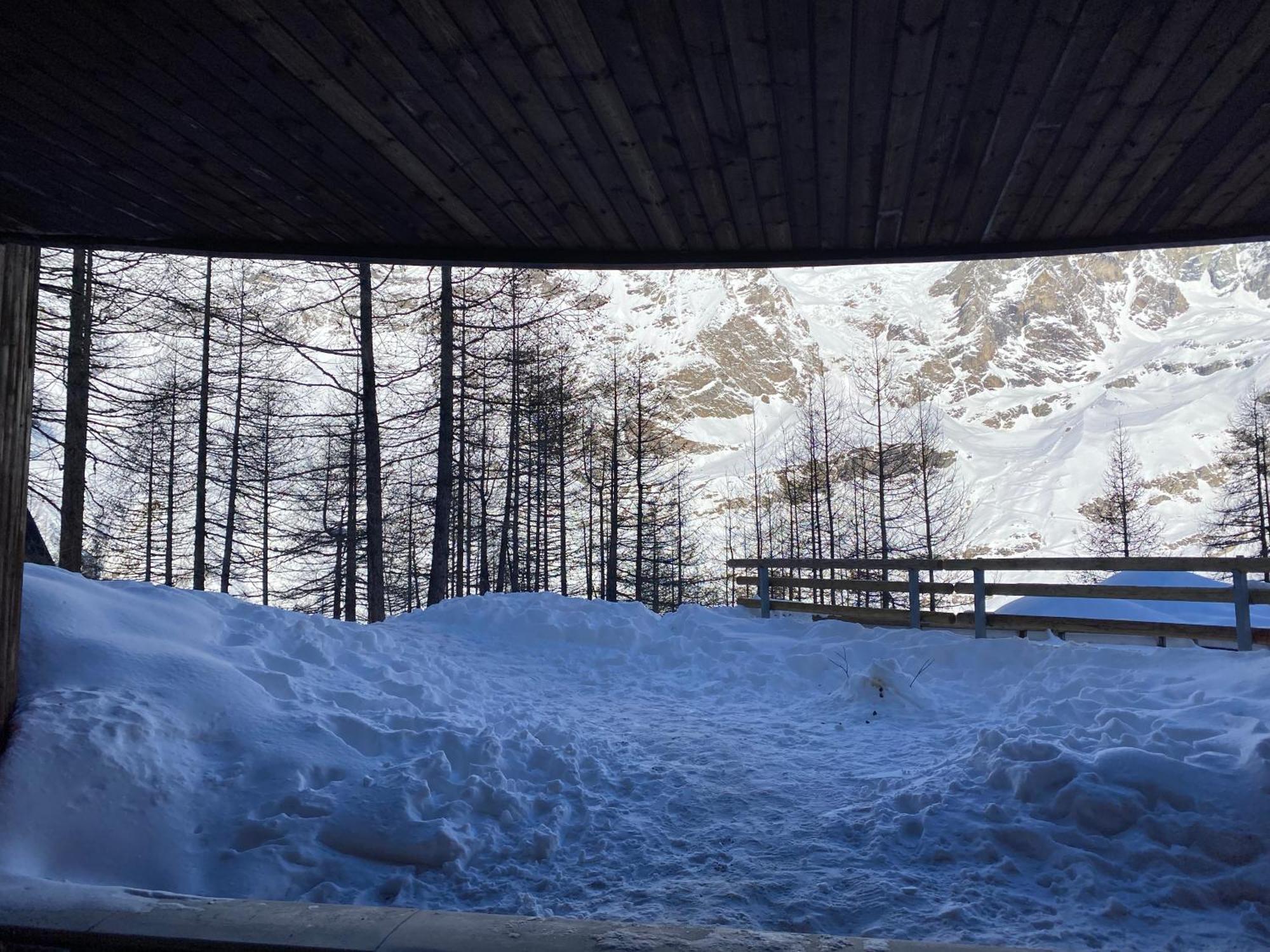 Incantevole Appartamento Stile Chalet Breuil Cervinia Exteriör bild