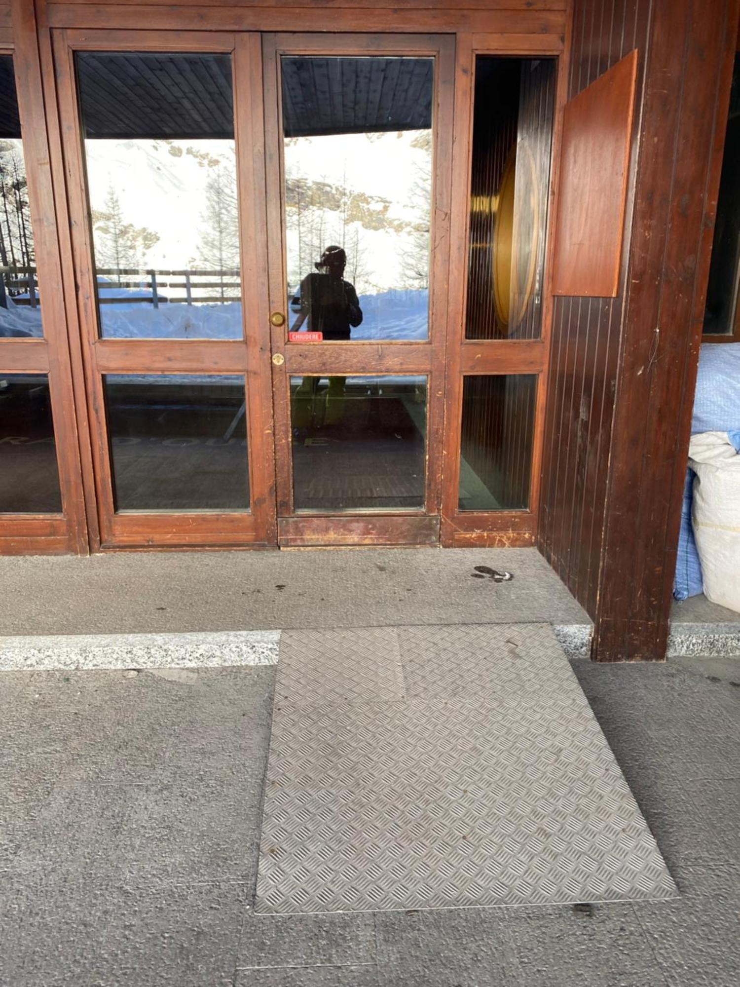 Incantevole Appartamento Stile Chalet Breuil Cervinia Exteriör bild